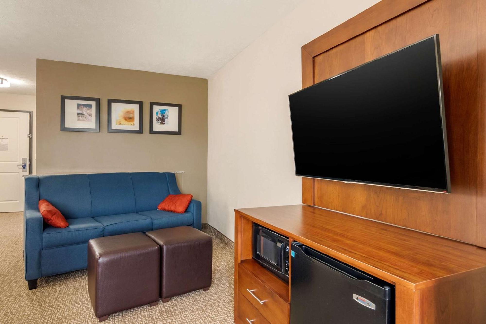 Comfort Suites Speedway - Kansas City Exteriör bild